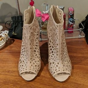 ✨ excellent condition Nine West gladiators✨